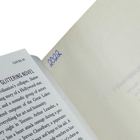 Station Eleven by Emily St. John Mandel – First Canadian Edition Paperback 2014 - Picture 3 of 10